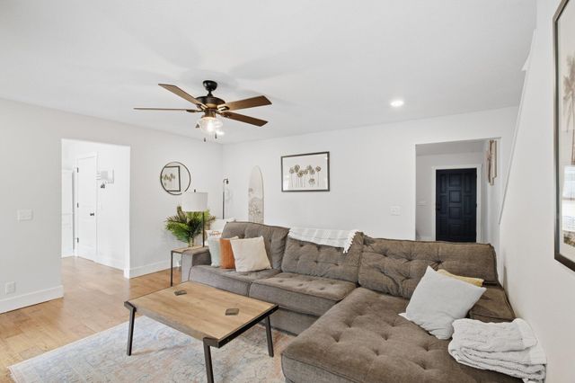 2158 E Cardinal Street, Springfield, MO 65804