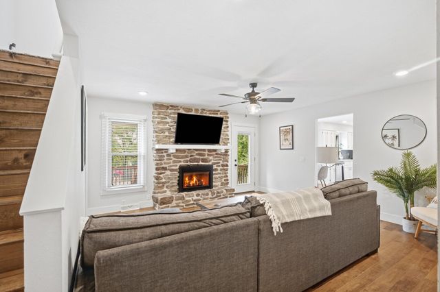 2158 E Cardinal Street, Springfield, MO 65804