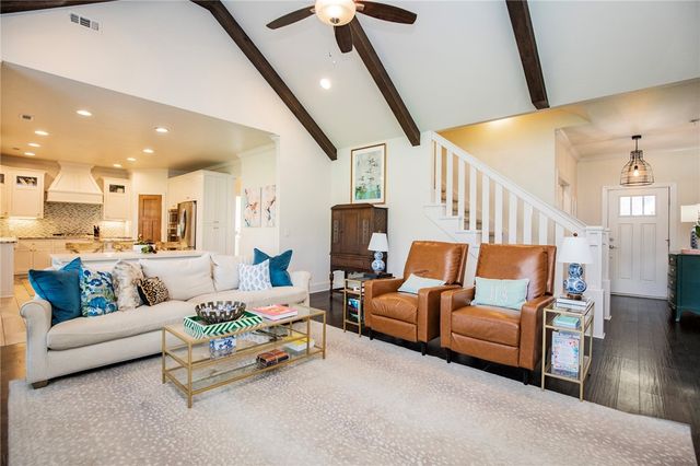 906 Charing Cross, Cave Springs, AR 72718