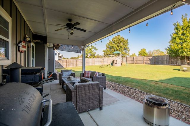 906 Charing Cross, Cave Springs, AR 72718