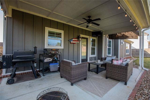 906 Charing Cross, Cave Springs, AR 72718