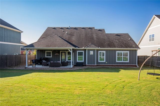 906 Charing Cross, Cave Springs, AR 72718