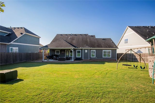 906 Charing Cross, Cave Springs, AR 72718