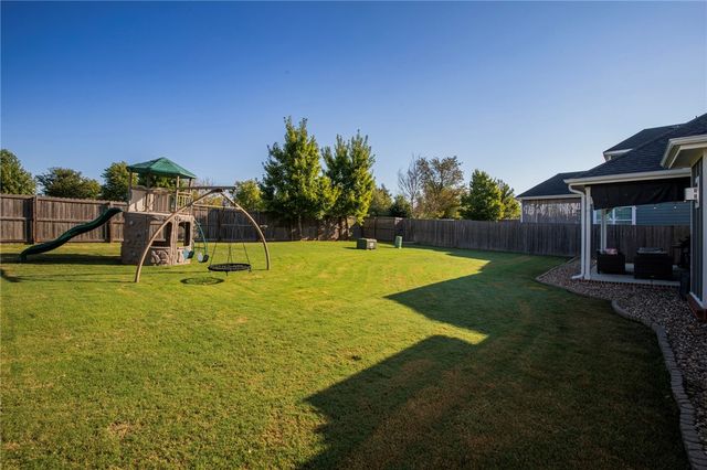 906 Charing Cross, Cave Springs, AR 72718