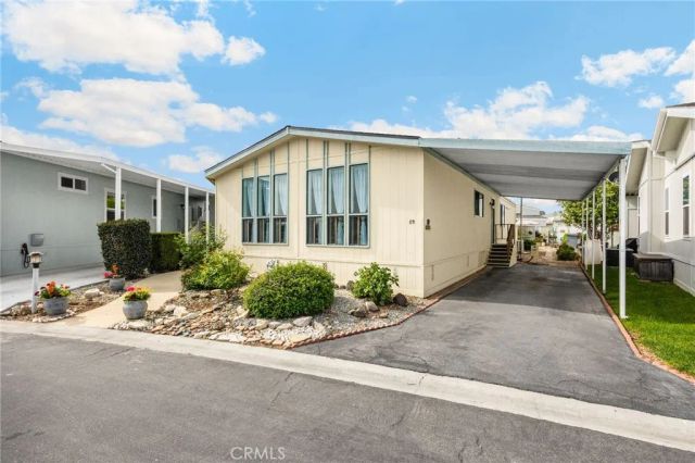 10681 Oak 89, Los Alamitos, CA 90720