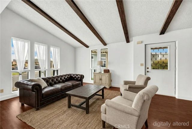 10681 Oak 89, Los Alamitos, CA 90720