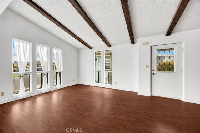 10681 Oak 89, Los Alamitos, CA 90720