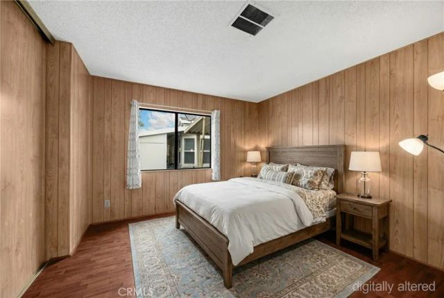 10681 Oak 89, Los Alamitos, CA 90720