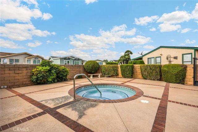 10681 Oak 89, Los Alamitos, CA 90720