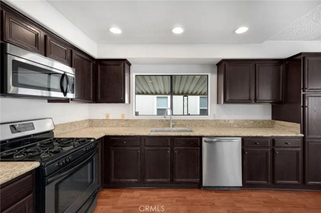 10681 Oak 89, Los Alamitos, CA 90720