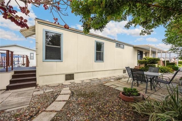 10681 Oak 89, Los Alamitos, CA 90720