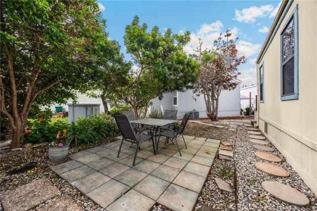 10681 Oak 89, Los Alamitos, CA 90720