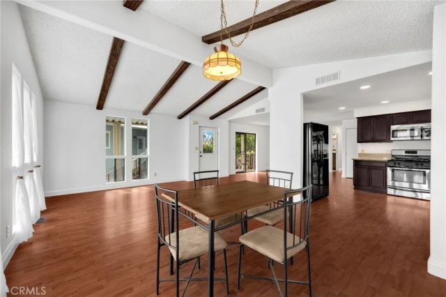 10681 Oak 89, Los Alamitos, CA 90720