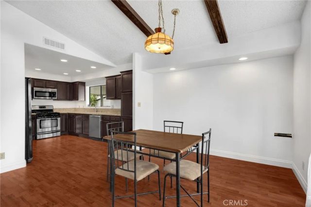 10681 Oak 89, Los Alamitos, CA 90720