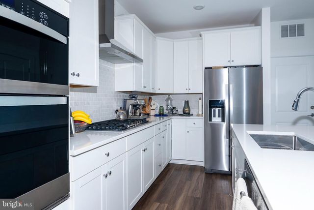 16132 FREDERICK RD, Rockville, MD 20850