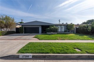 17200 Willard, Lake Balboa, CA 91406