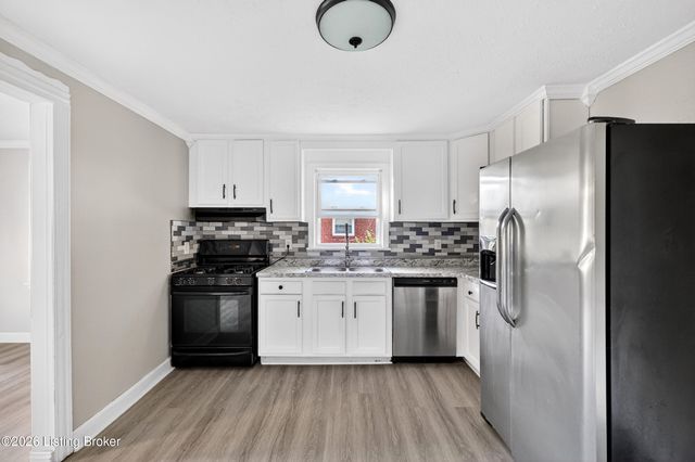 3158 New Lynnview Dr, Louisville, KY 40216