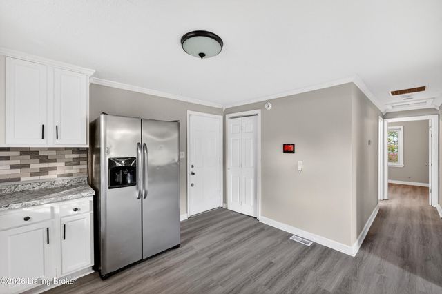 3158 New Lynnview Dr, Louisville, KY 40216