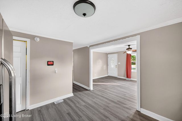 3158 New Lynnview Dr, Louisville, KY 40216