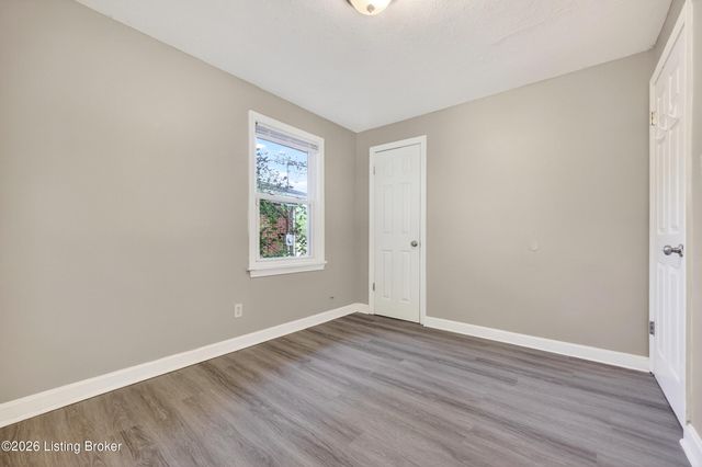 3158 New Lynnview Dr, Louisville, KY 40216