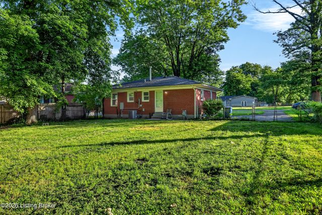 3158 New Lynnview Dr, Louisville, KY 40216