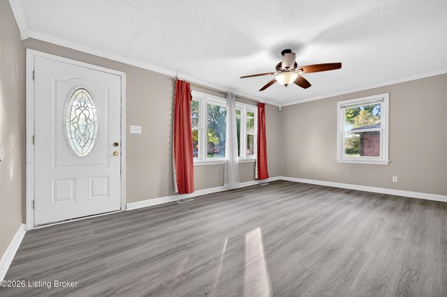 3158 New Lynnview Dr, Louisville, KY 40216