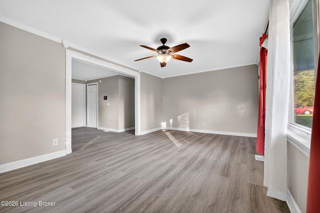 3158 New Lynnview Dr, Louisville, KY 40216
