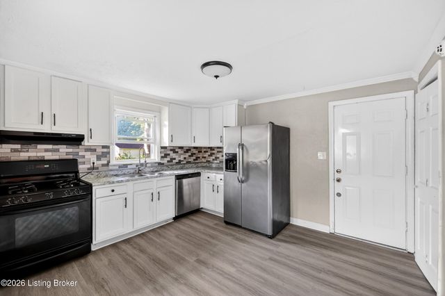 3158 New Lynnview Dr, Louisville, KY 40216