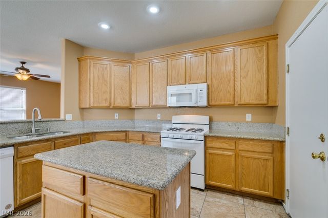 815 Chameleon Star Avenue, Henderson, NV 89015