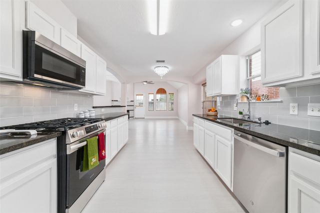 8330 Malin Court, Houston, TX 77083