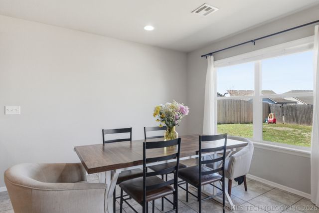 3905 W 105th Place S, Jenks, OK 74037