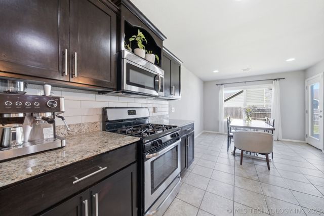 3905 W 105th Place S, Jenks, OK 74037