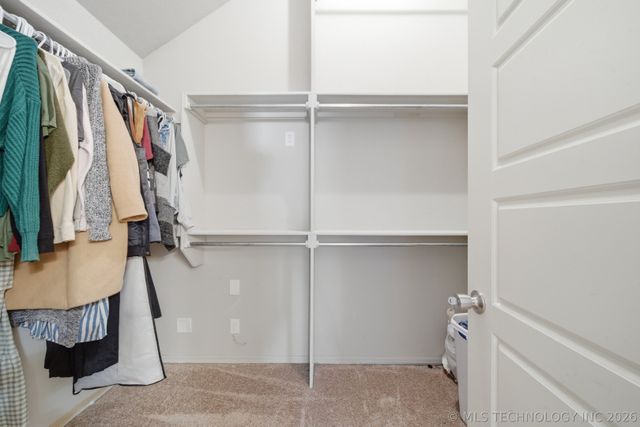 3905 W 105th Place S, Jenks, OK 74037