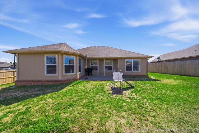 3905 W 105th Place S, Jenks, OK 74037