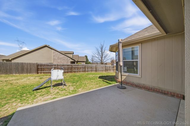 3905 W 105th Place S, Jenks, OK 74037
