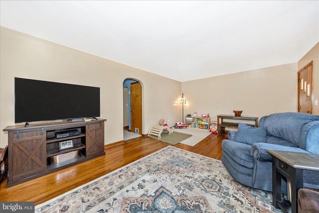 15639 CLEAR SPRING RD, Williamsport, MD 21795