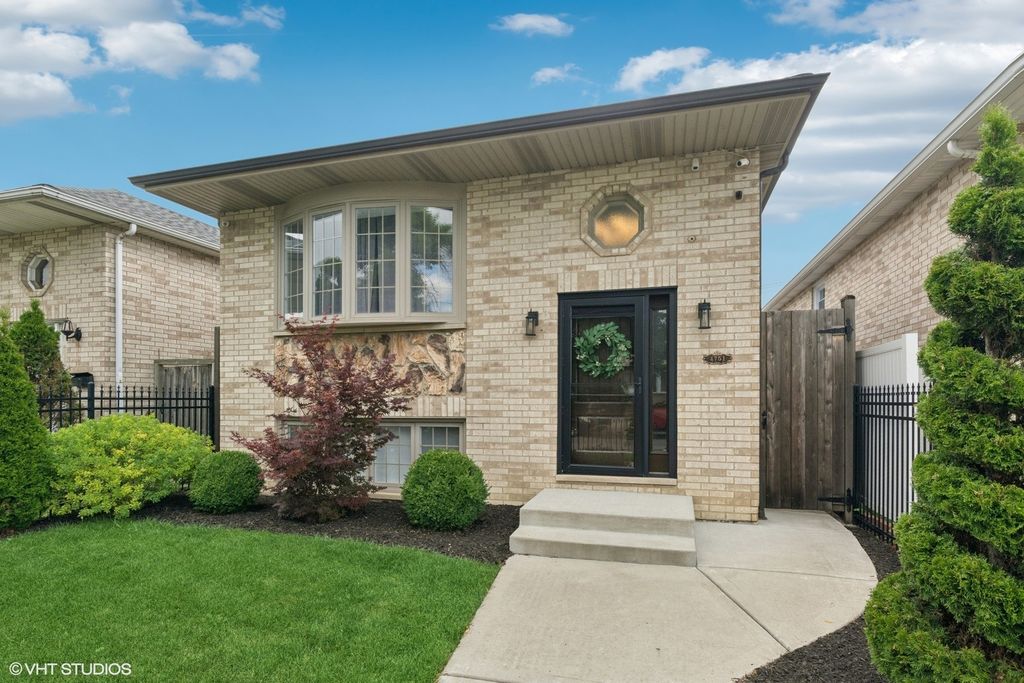 4751 S Knox Avenue, Chicago, IL 60632