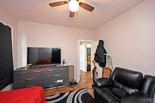 1407 Regent Avenue, Cincinnati, OH 45237