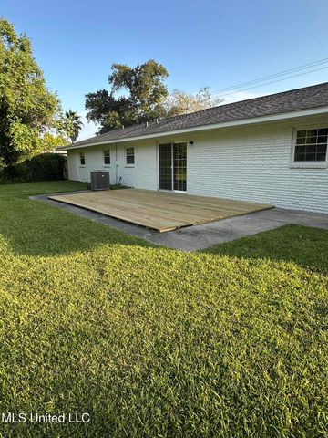 223 Felicity Street, Bay Saint Louis, MS 39520