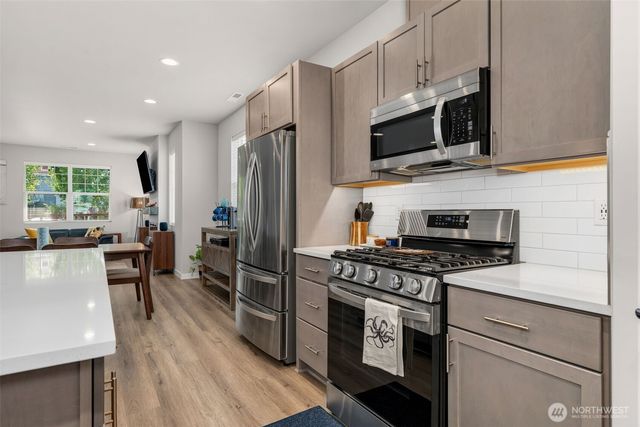 9812 6th Avenue SW, Seattle, WA 98106