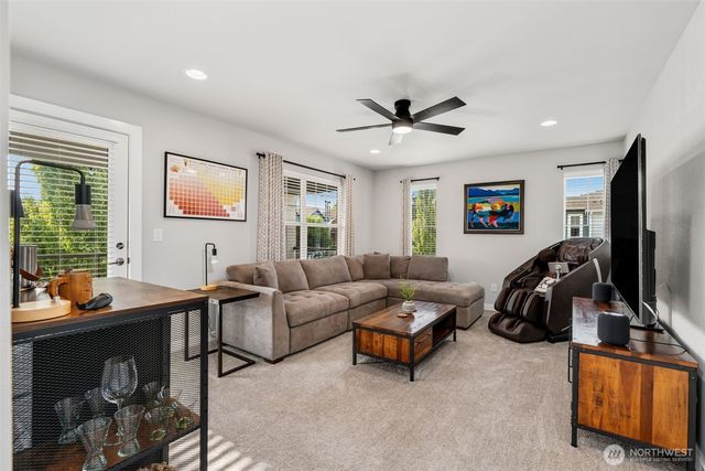 9812 6th Avenue SW, Seattle, WA 98106