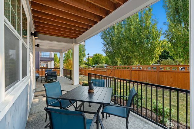 9812 6th Avenue SW, Seattle, WA 98106