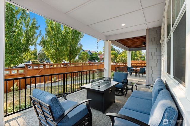9812 6th Avenue SW, Seattle, WA 98106