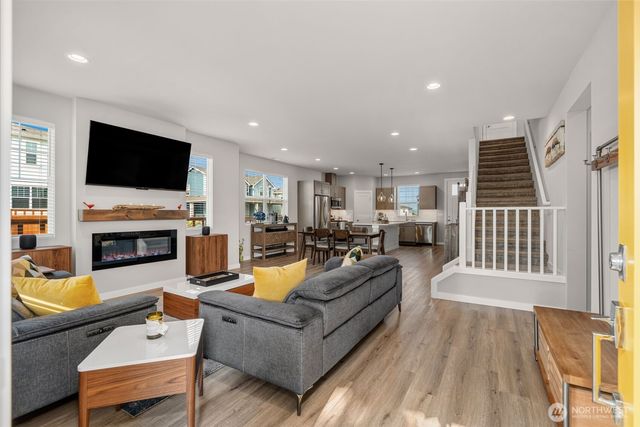 9812 6th Avenue SW, Seattle, WA 98106