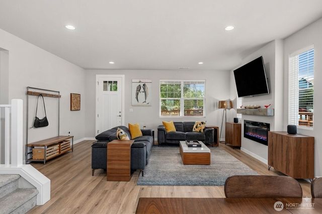 9812 6th Avenue SW, Seattle, WA 98106