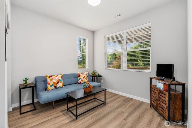 9812 6th Avenue SW, Seattle, WA 98106