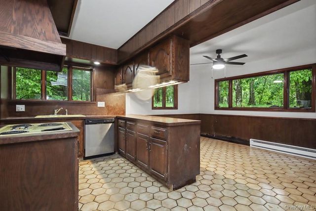 18 Hillside View Road, Mahopac, NY 10541
