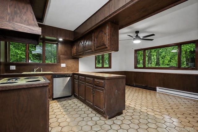 18 Hillside View Road, Mahopac, NY 10541