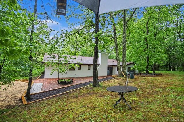 18 Hillside View Road, Mahopac, NY 10541