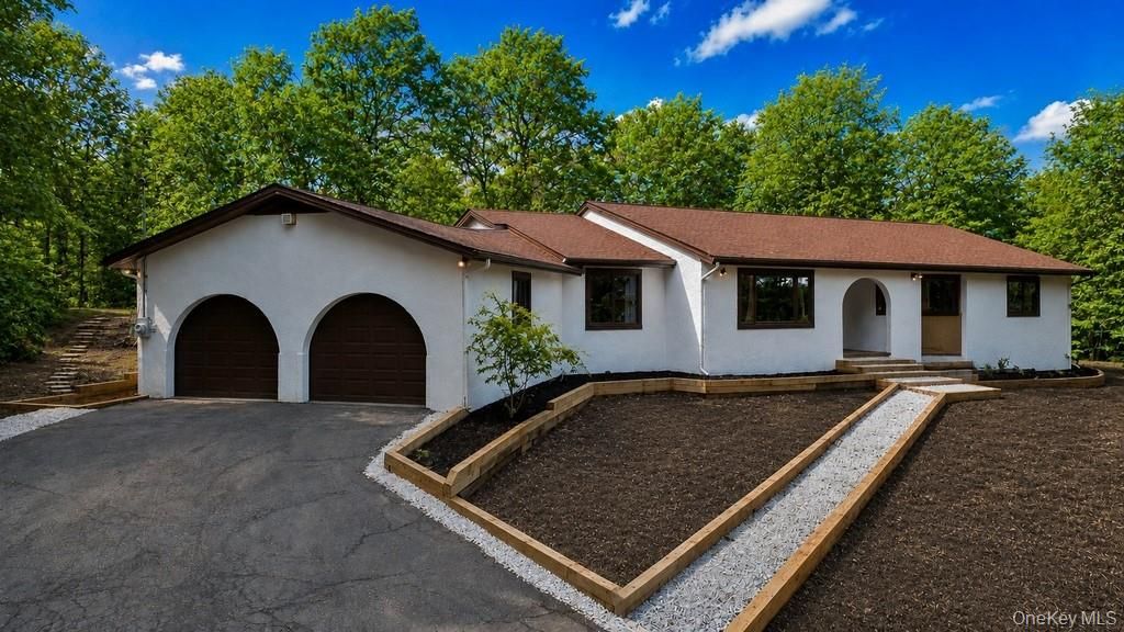18 Hillside View Road, Mahopac, NY 10541